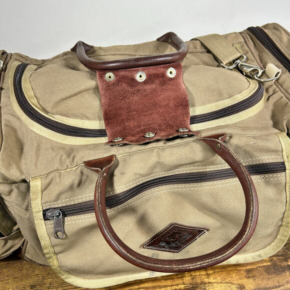 VTG Tan Canvas Leather Battenkill Travel Bag Diamond Bluff Hunting USA 22” - Picture 7 of 16